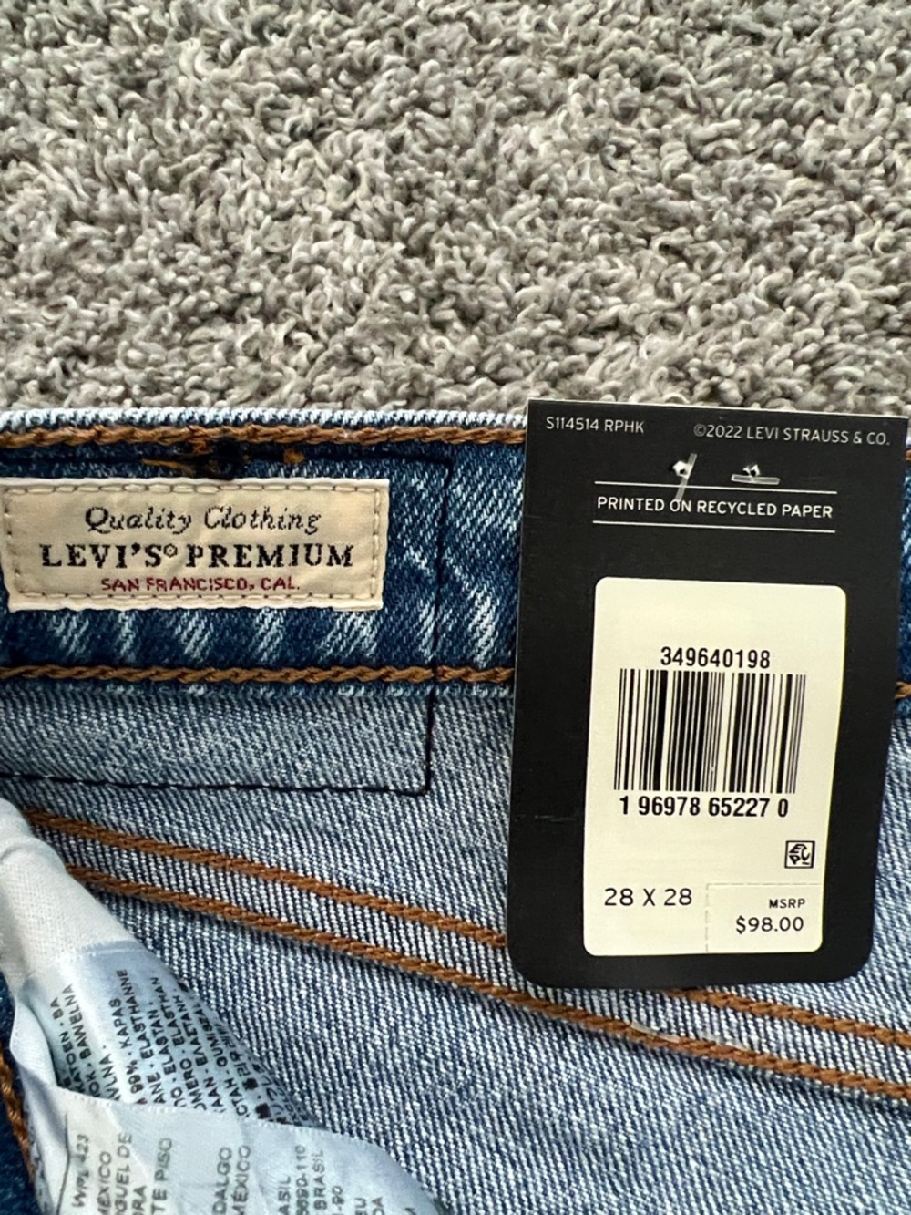 NWT Levi’s Wedgie Straight-Leg Big E Blue Denim Jeans Button Fly - Sz 28x28 - Picture 8 of 13